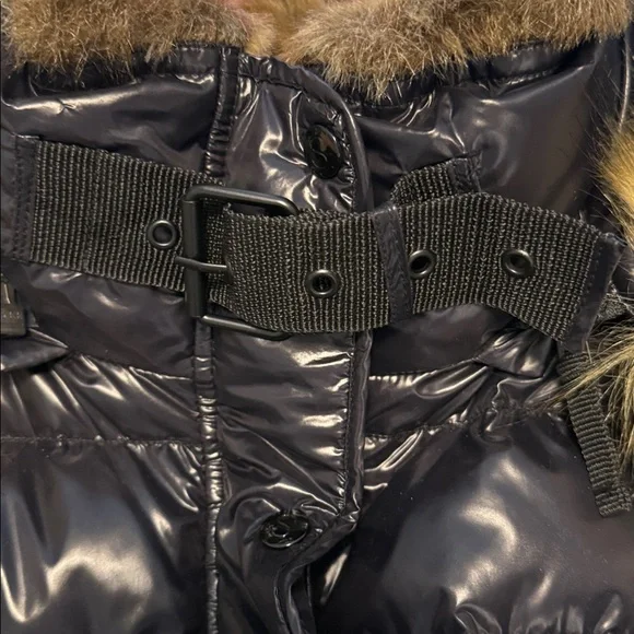 S13 NEW YORK ~ XL Chelsea High-Shine Faux-Fur-Trim Hooded Down Puffer Coat - Picture 3 of 12